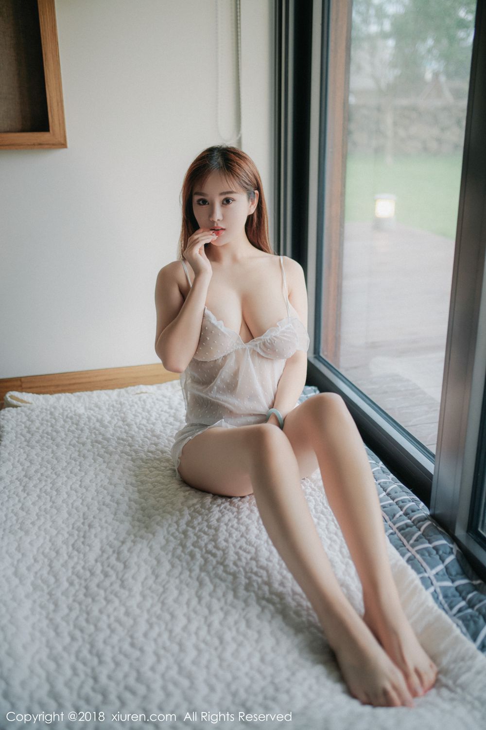 秀人网宅男女神易阳Silvia诱惑巨乳COS性感厨娘惊艳写真