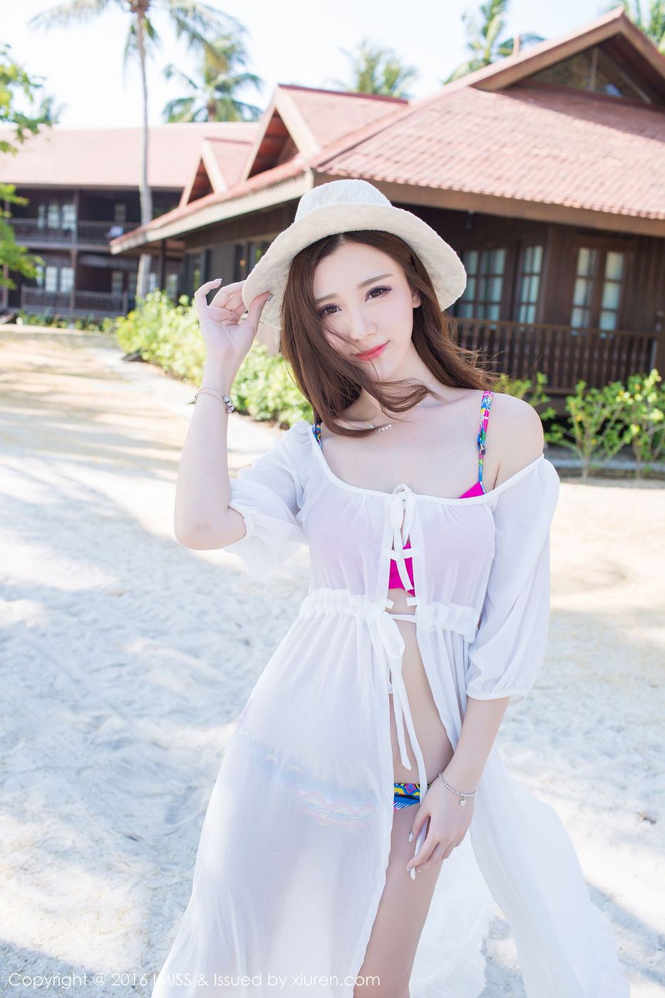 性感女神淼淼萌萌哒比基尼透视装兰卡威旅拍第二套