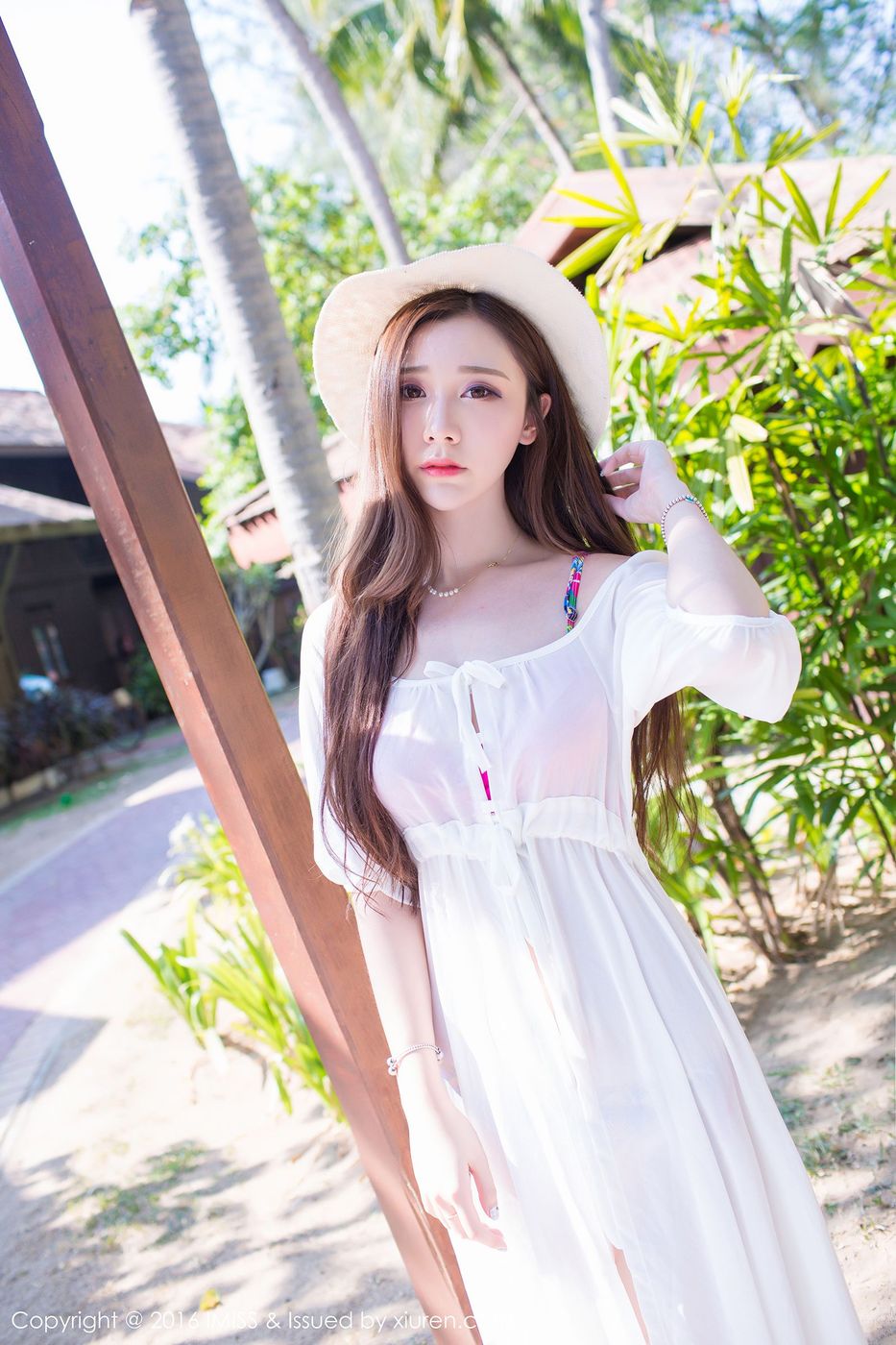 性感女神淼淼萌萌哒比基尼透视装兰卡威旅拍第二套