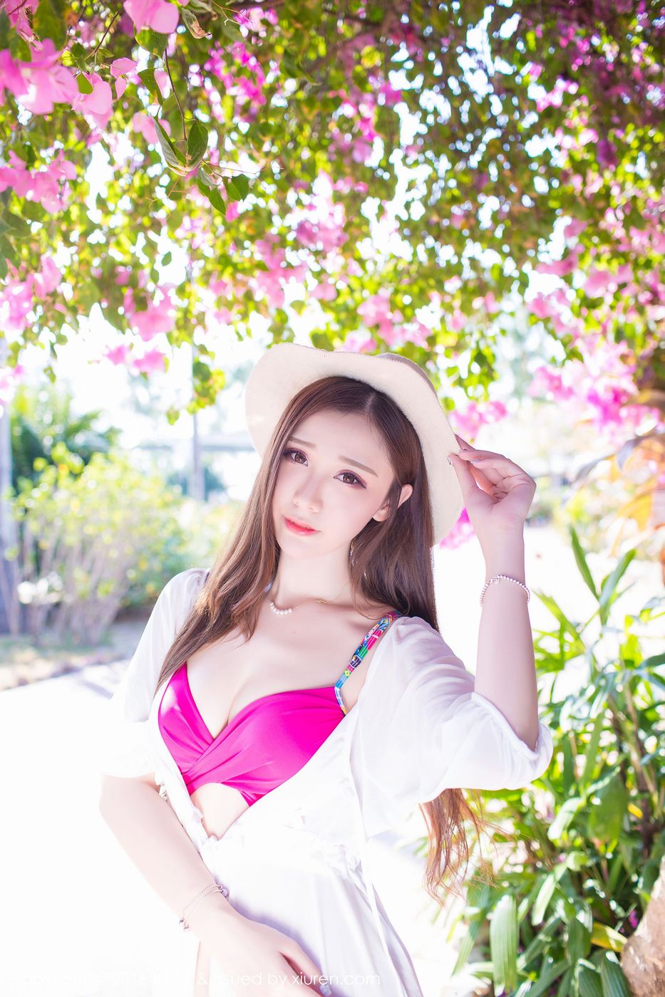 性感女神淼淼萌萌哒比基尼透视装兰卡威旅拍第二套