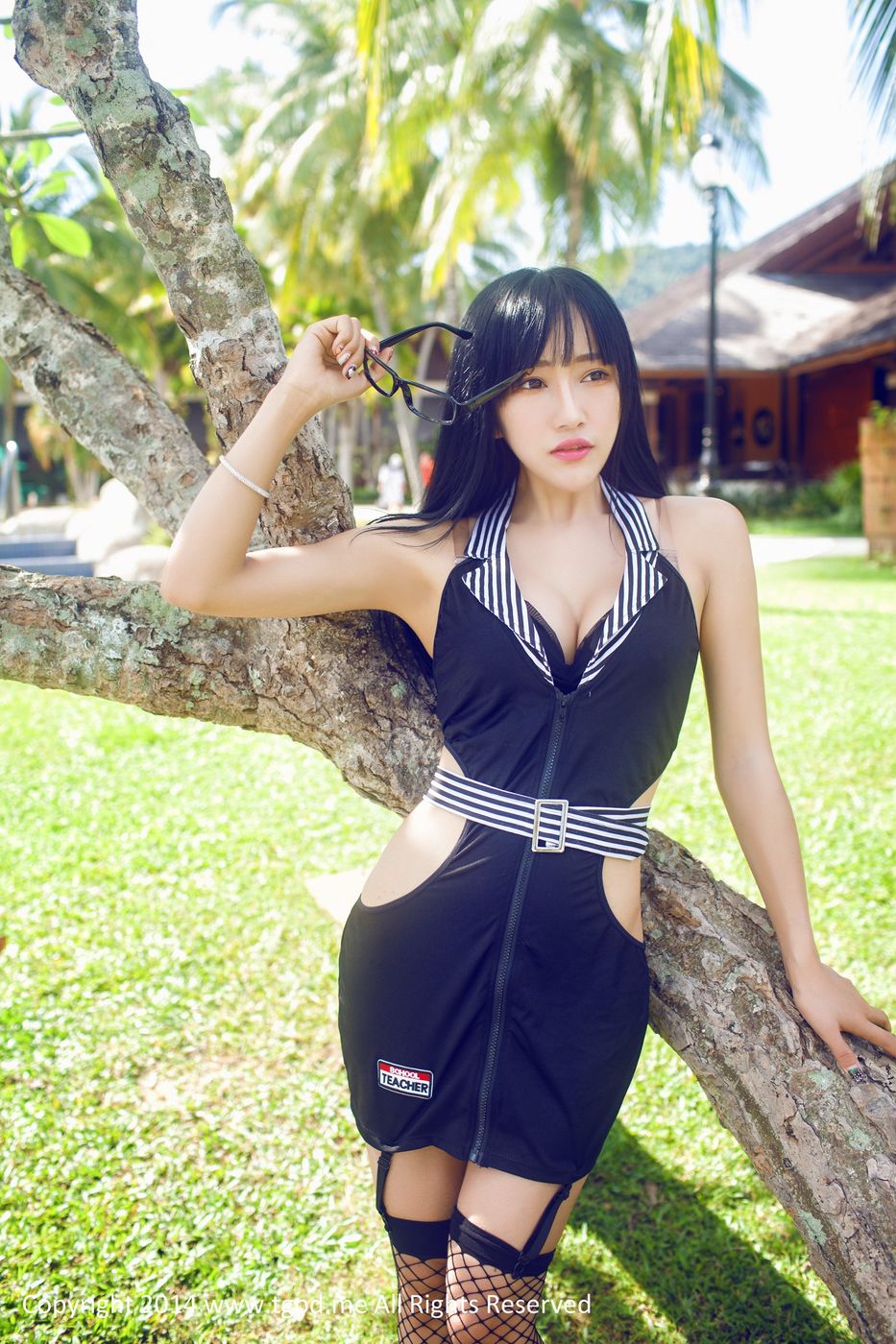 极品美女杨上萱XOXO英伦空军制服诱惑沙巴写真