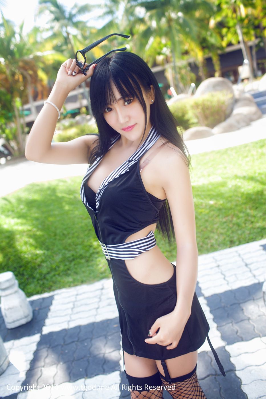 极品美女杨上萱XOXO英伦空军制服诱惑沙巴写真