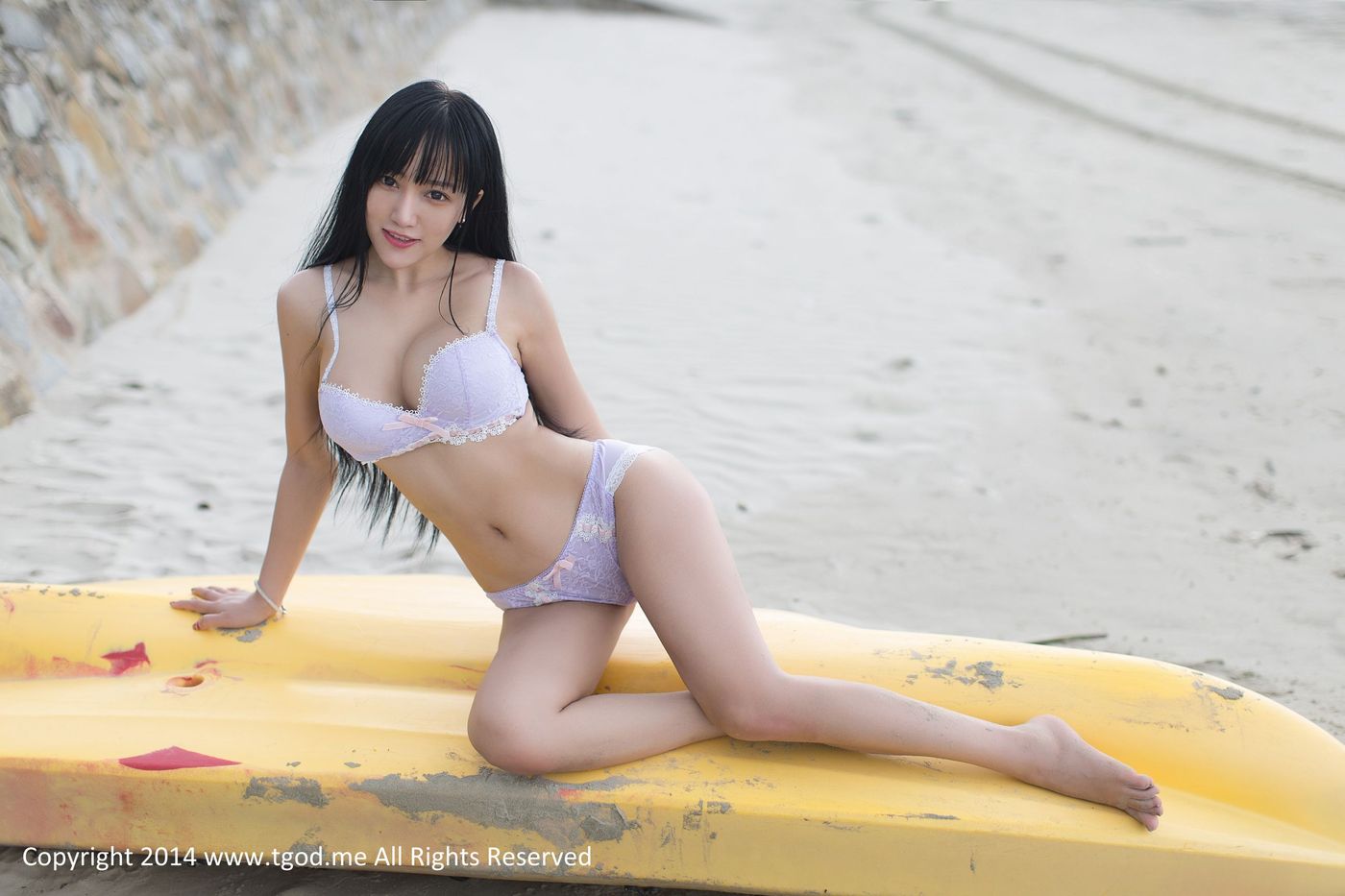 宅男女神小鲜肉杨上萱XOXO女警司制服诱惑沙巴旅拍
