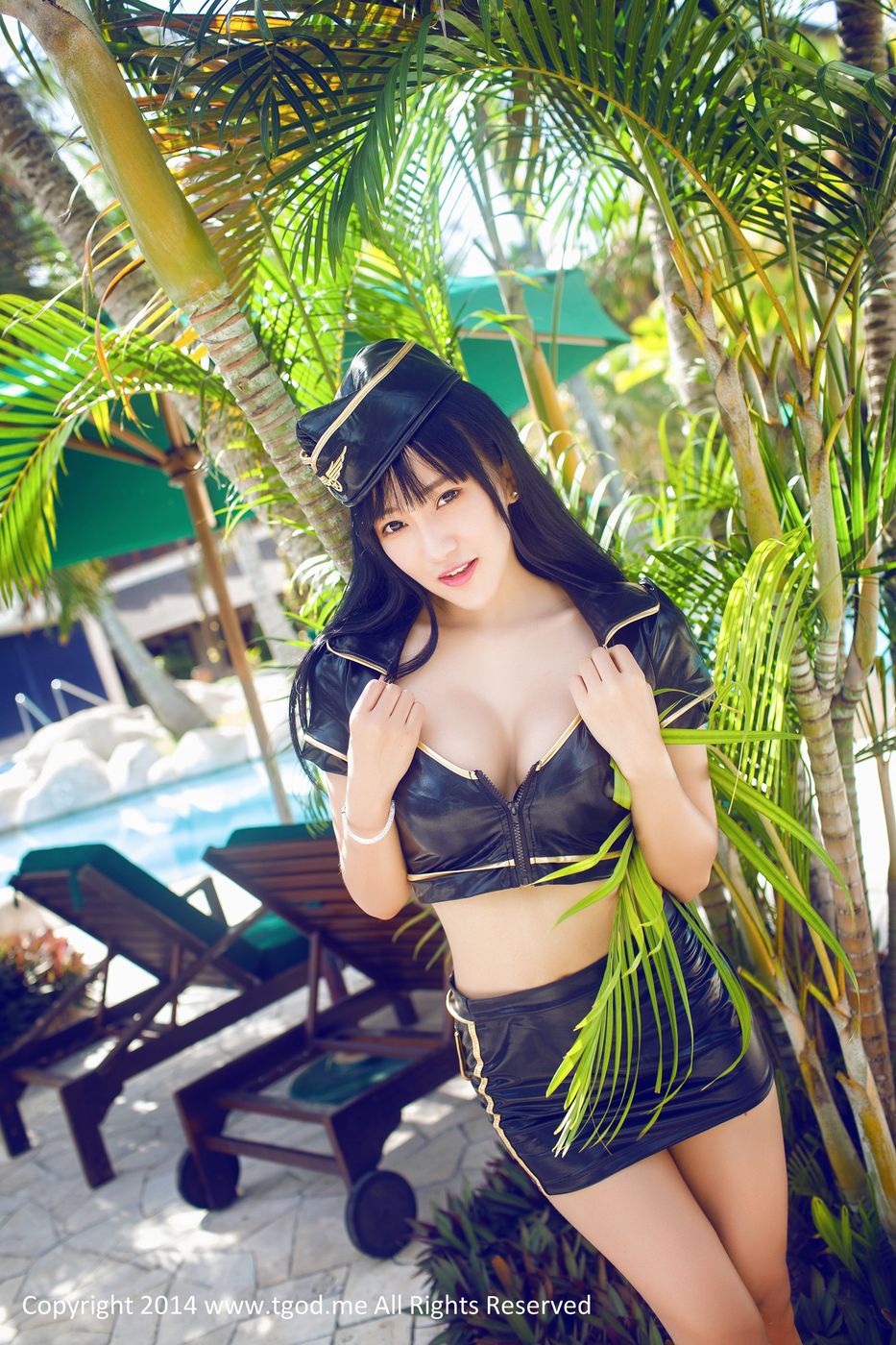 极品美女杨上萱XOXO英伦空军制服诱惑沙巴写真