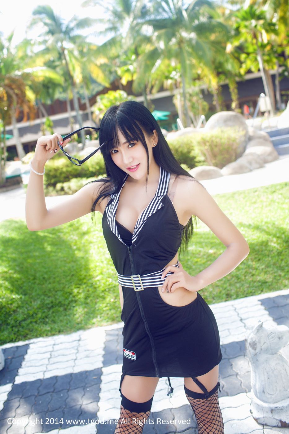极品美女杨上萱XOXO英伦空军制服诱惑沙巴写真