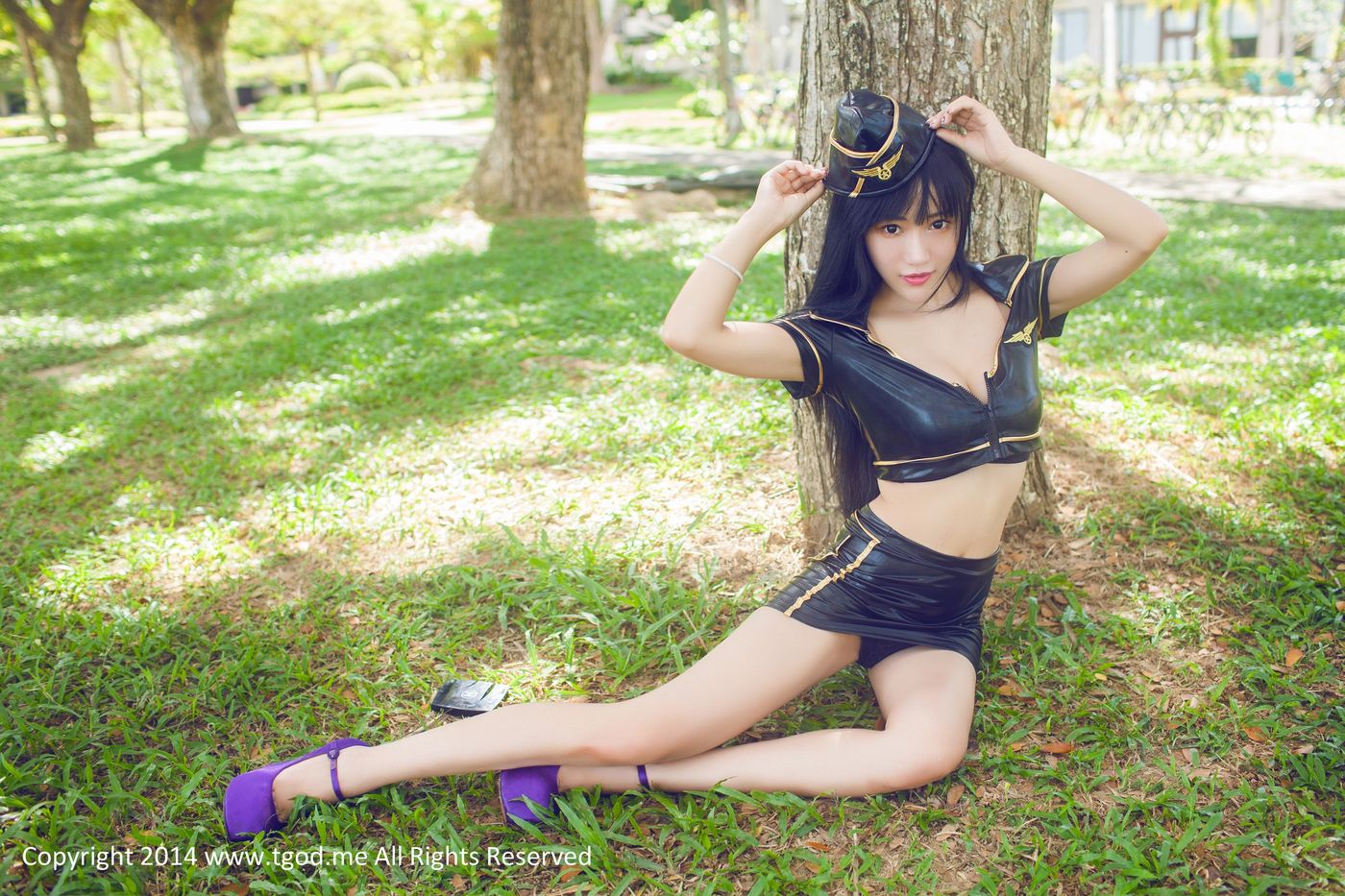 极品美女杨上萱XOXO英伦空军制服诱惑沙巴写真