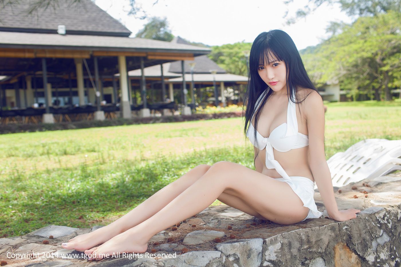 性感女神杨上萱XOXO沙滩比基尼湿身诱惑沙巴旅拍