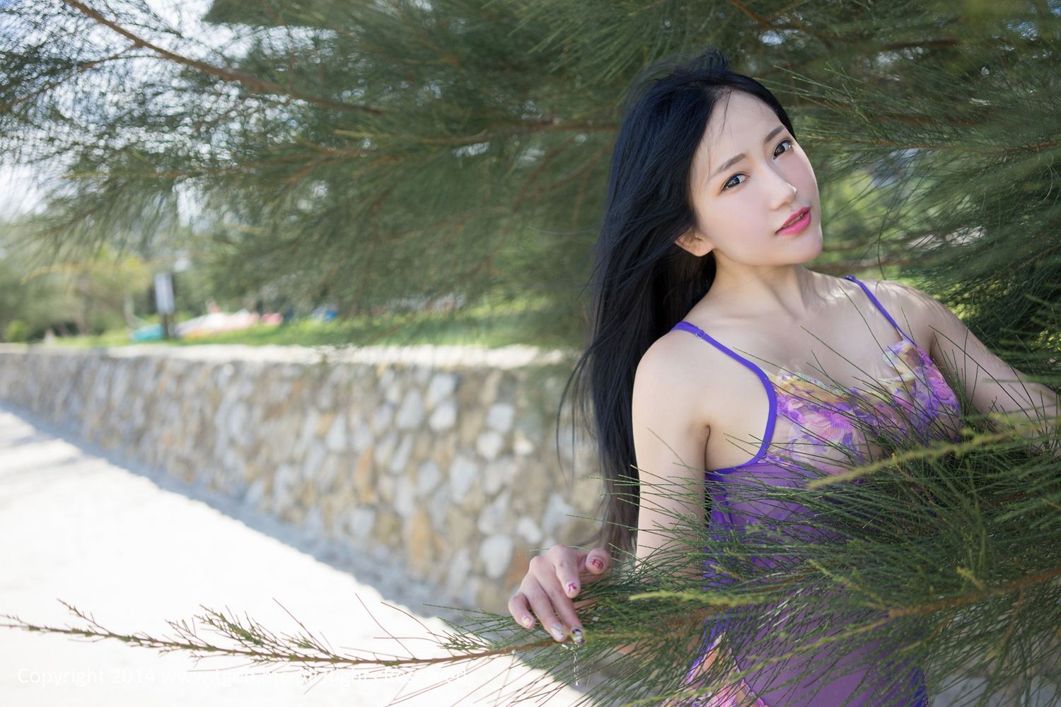 俏皮女神杨上萱XOXO透视装和服蕾丝诱惑沙巴旅拍