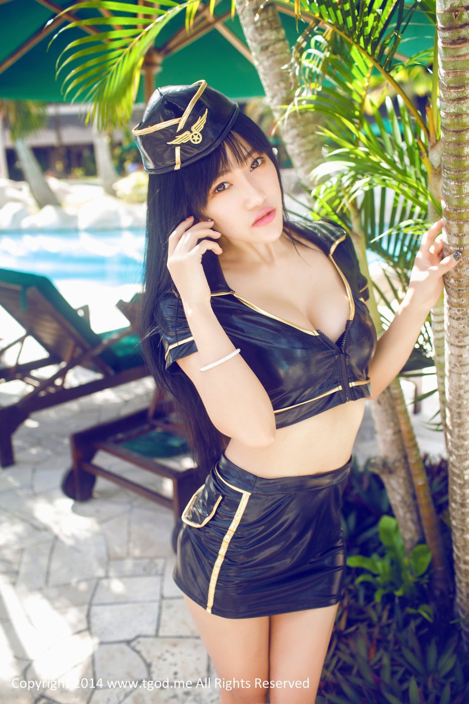 极品美女杨上萱XOXO英伦空军制服诱惑沙巴写真