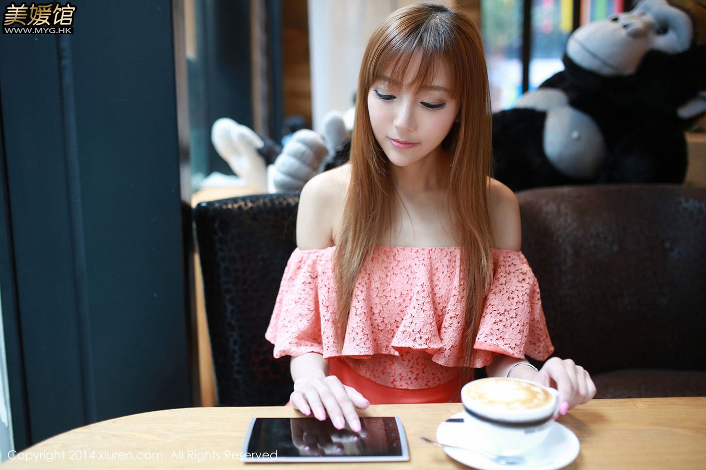 清纯美女王馨瑶Yanni吊带黑裙驰为数码宣传套图