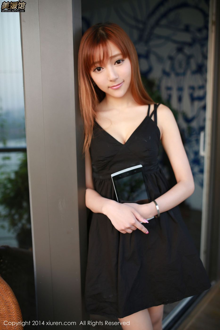 清纯美女王馨瑶Yanni吊带黑裙驰为数码宣传套图