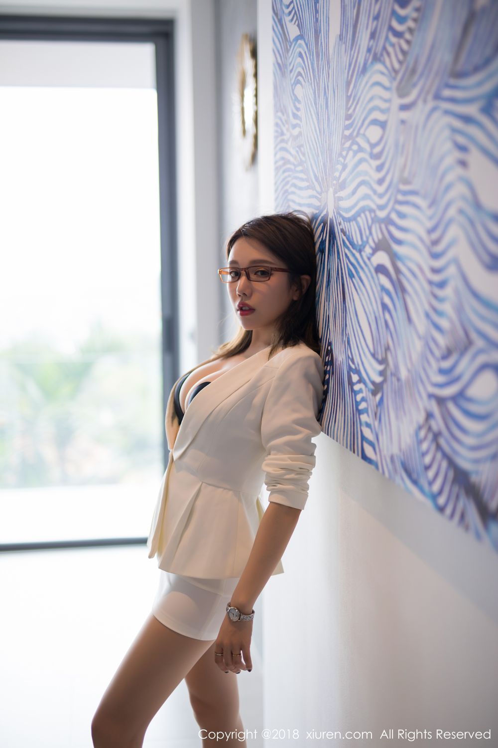 性感女神黄楽然职场OL丝袜美腿白皙爆乳普吉岛旅拍