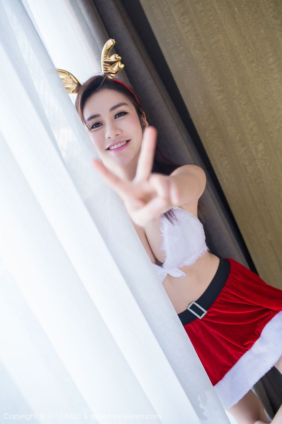 美女模特李李七七喜喜圣诞主题爆乳翘臀丝袜美腿写真
