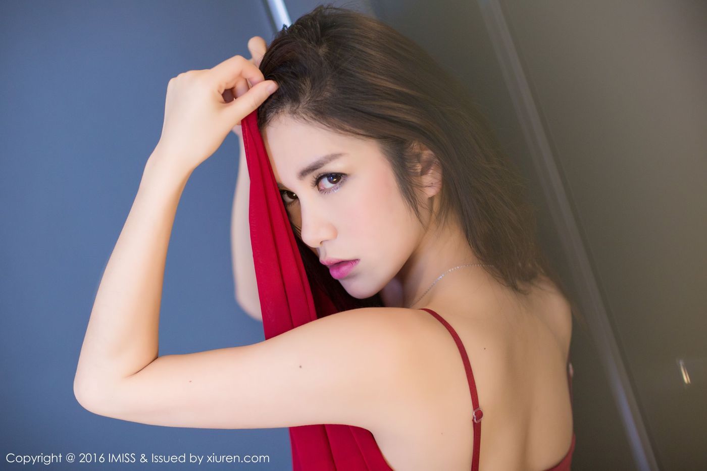 极品美女李李七七喜喜性感睡裙黑丝吊袜内衣诱惑写真