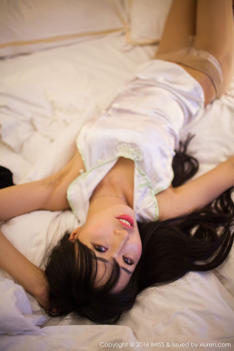 美女模特石心琪丝袜美腿情趣睡衣系列妩媚写真