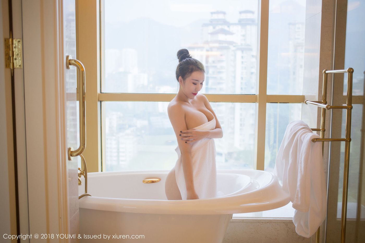 性感女神Egg_尤妮丝浴室丁字裤湿身诱惑写真 Vol.194