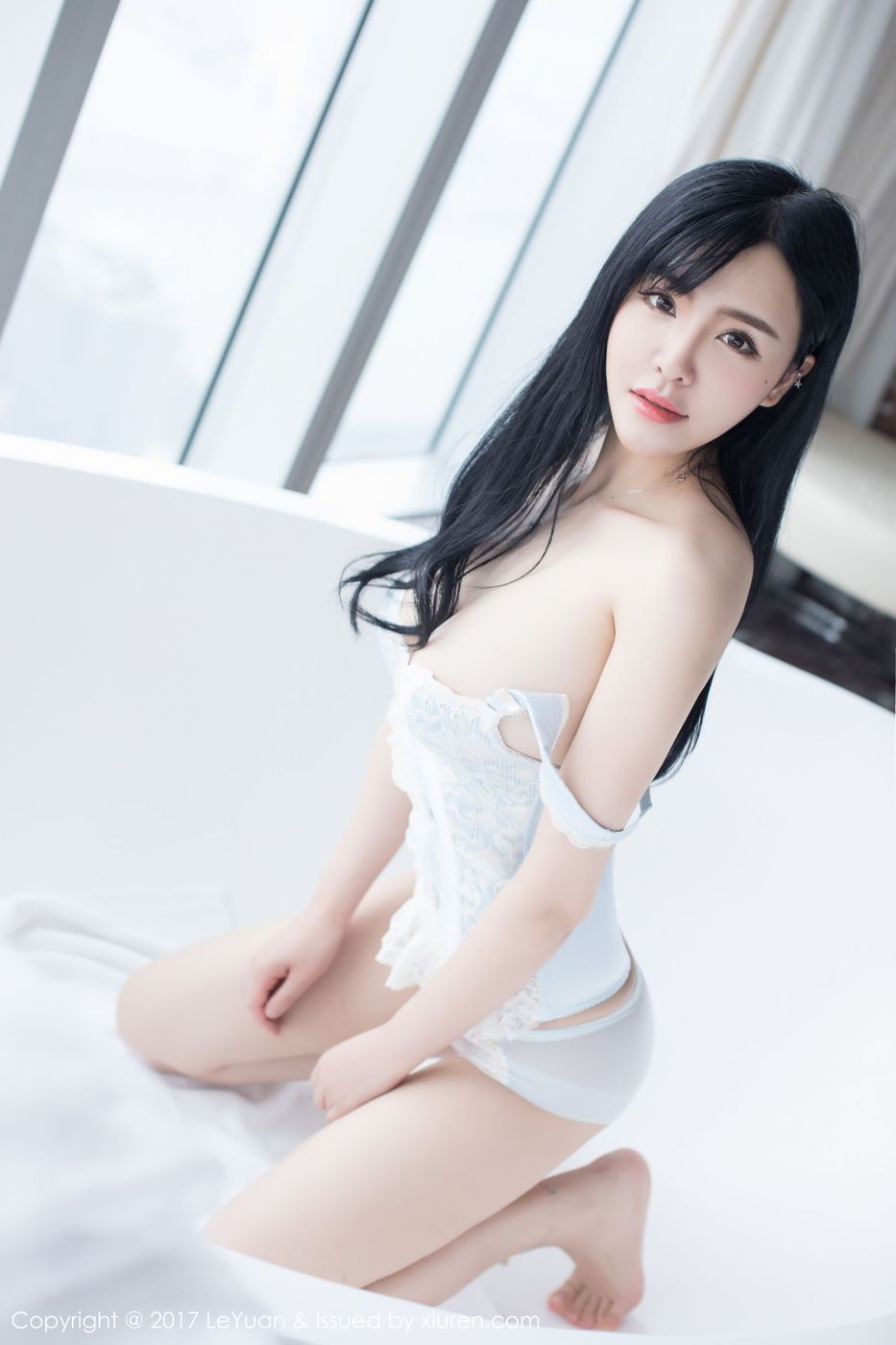 星乐园性感女神刘钰儿白色抹胸内衣诱惑私房写真 Vol.045
