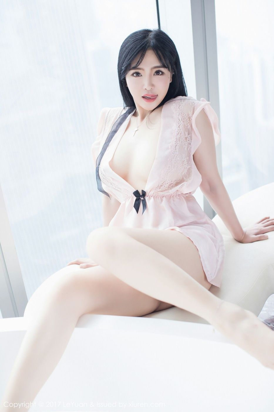 星乐园性感女神刘钰儿雪白肌肤丰腴身材私房写真