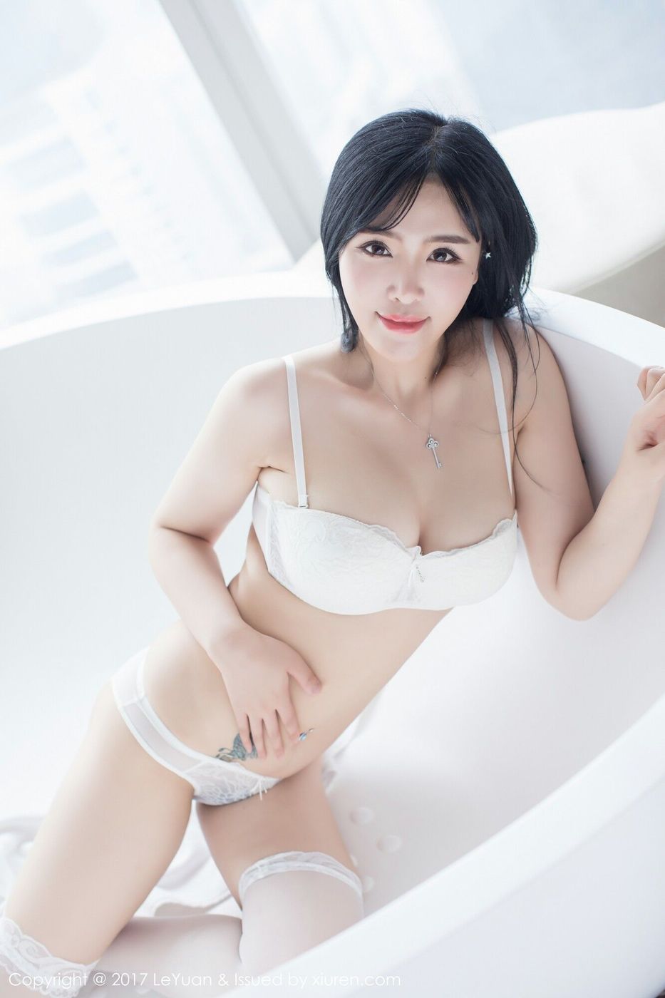 星乐园性感女神刘钰儿雪白肌肤丰腴身材私房写真