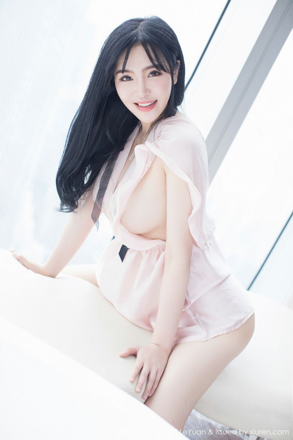 星乐园性感女神刘钰儿雪白肌肤丰腴身材私房写真