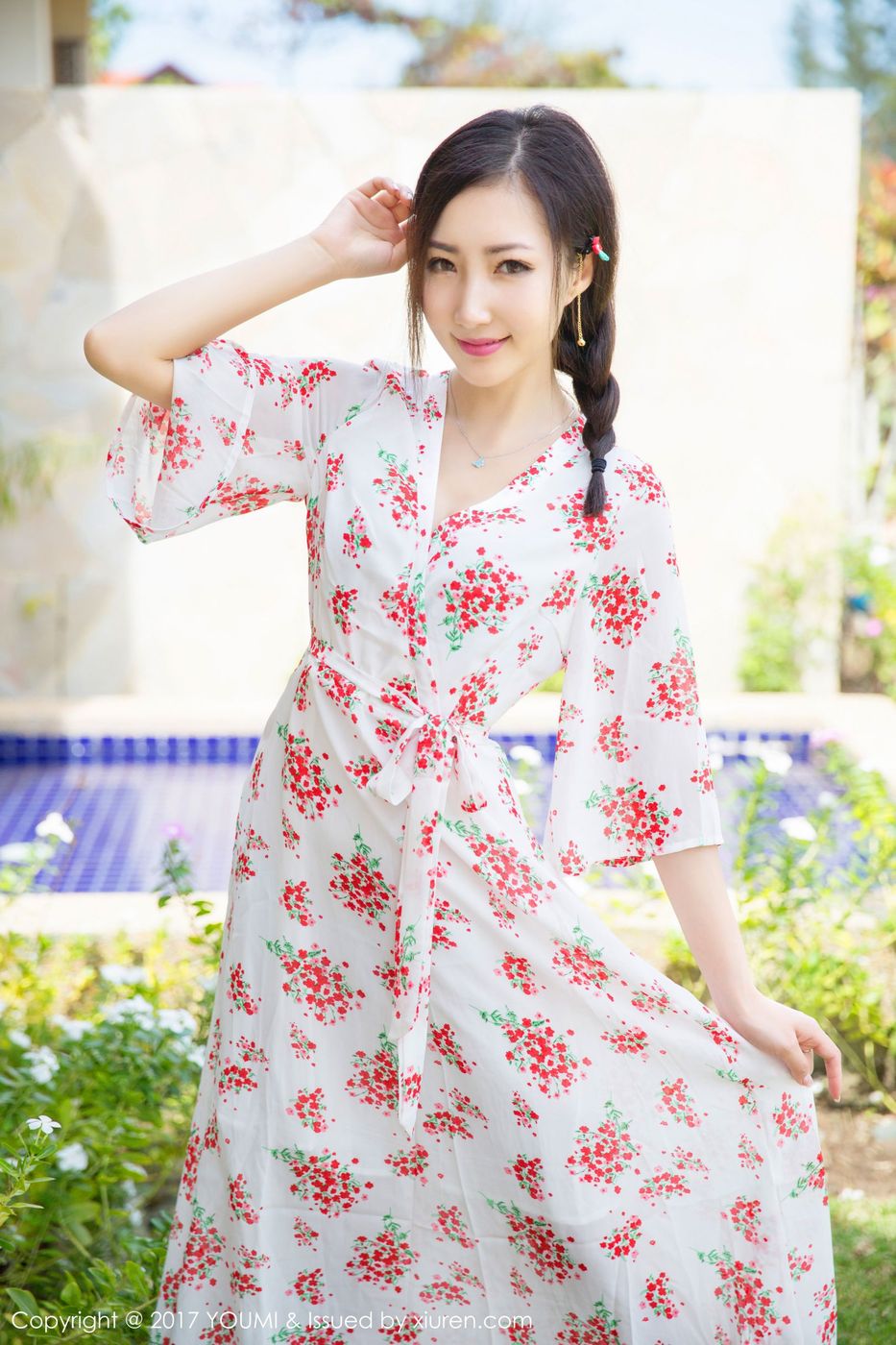 性感女神Yumi尤美死库水与碎花裙沙巴户外旅拍第二套 Vol.030