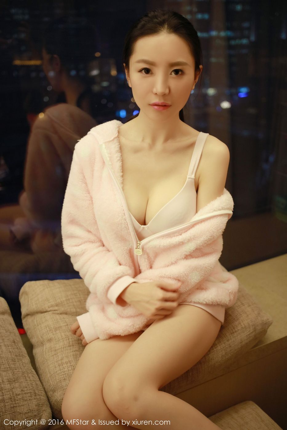 模范学院气质女神慕羽茜英伦风格校服内衣诱惑套图