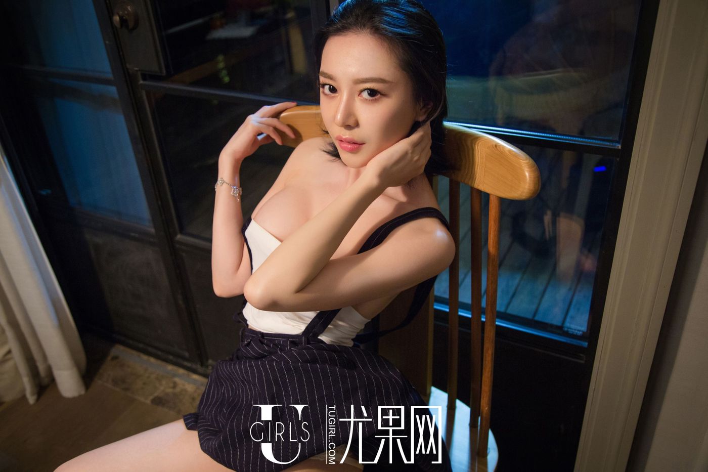 气质女神慕羽茜黑色小礼服坚挺爆乳大尺度诱惑套图