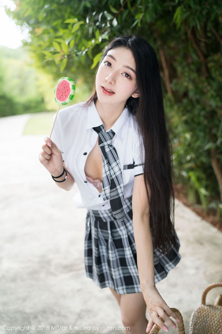 新晋女神Angela小热巴学生装制服诱惑甲米旅拍第三套
