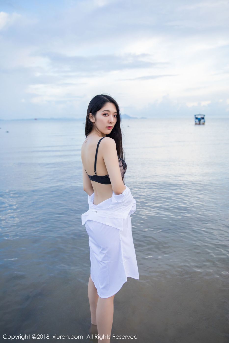 性感女神Angela小热巴白衬衫蕾丝内衣诱惑甲米旅拍