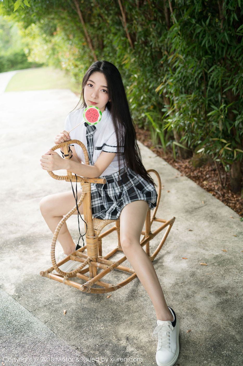 新晋女神Angela小热巴学生装制服诱惑甲米旅拍第三套