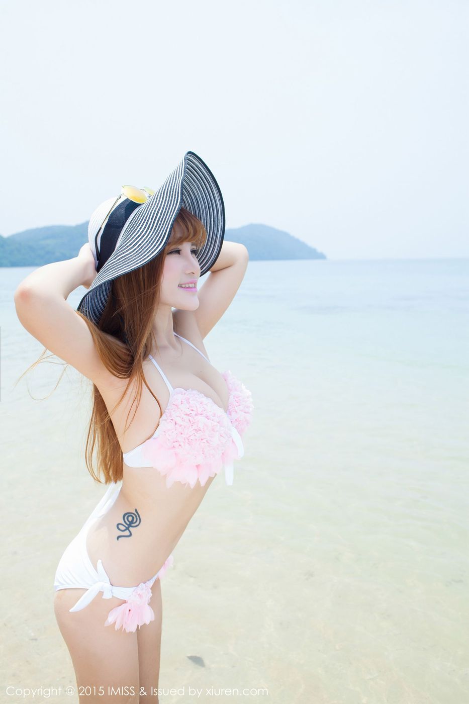 美女模特LalaBaby啦啦前凸后翘傲人身材泰国普吉岛旅拍