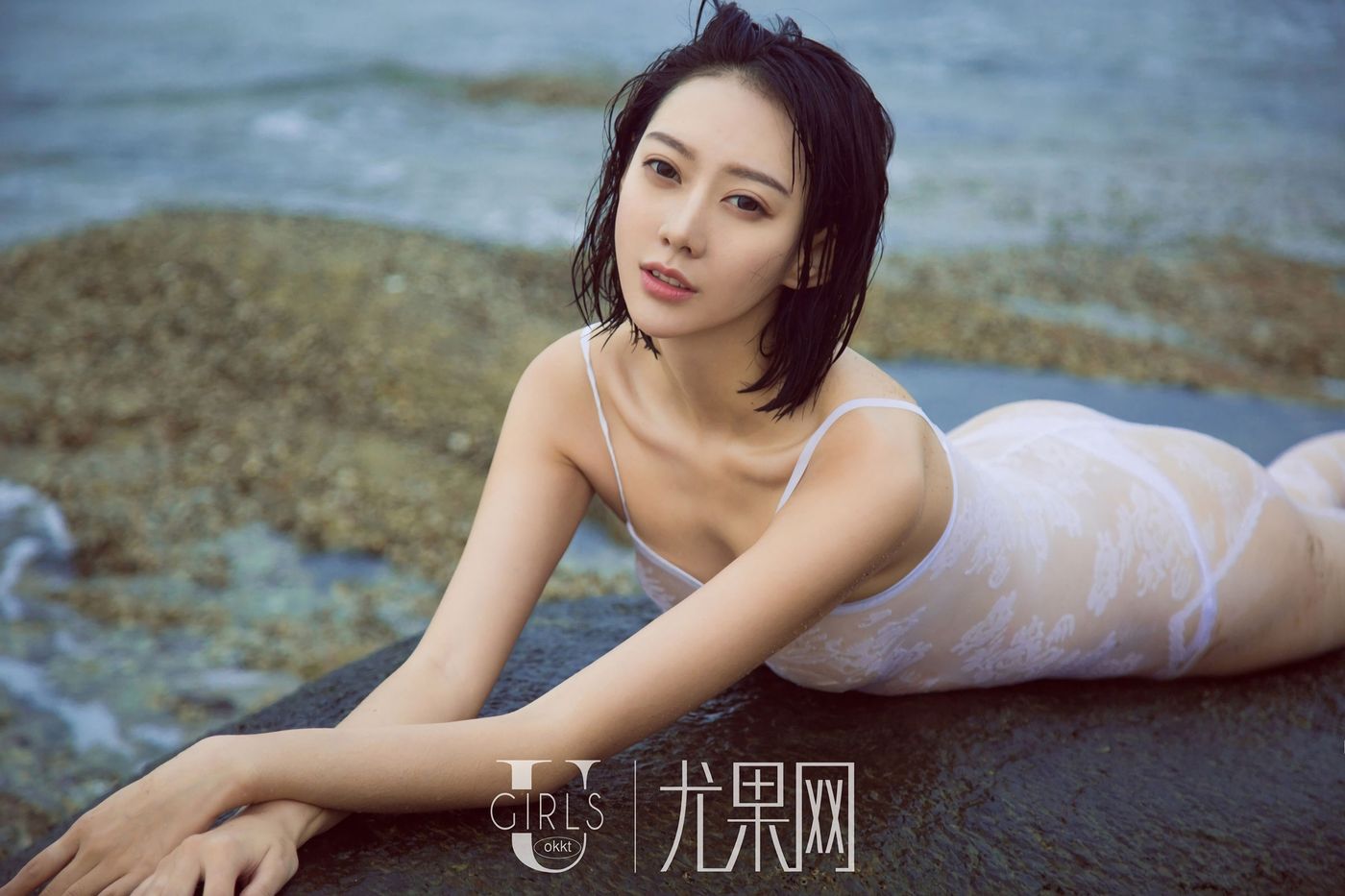 银剑女郎艺轩Renee沙滩比基尼透视装大尺度人体诱惑套图