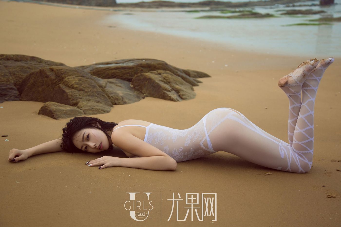 银剑女郎艺轩Renee沙滩比基尼透视装大尺度人体诱惑套图