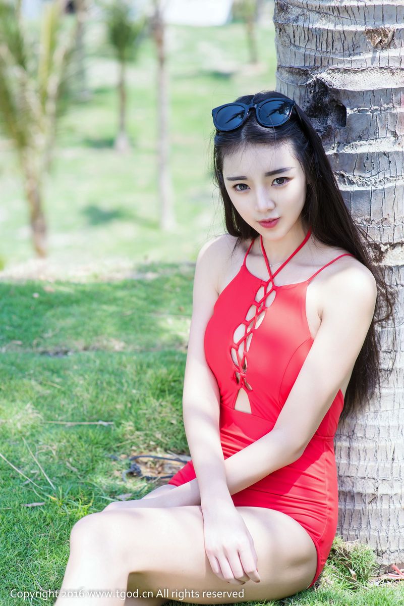 性感小妖精可乐Vicky泳池比基尼内衣诱惑越南芽庄旅拍