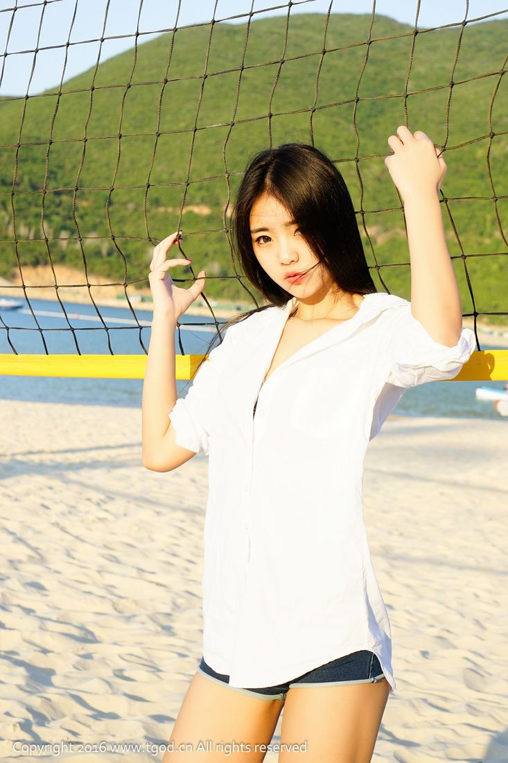 清纯美女模特可乐Vicky修长美腿越南芽庄旅拍