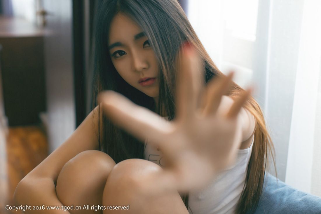 甜心萝莉可乐Vicky黑丝美腿丁字裤内衣诱惑写真