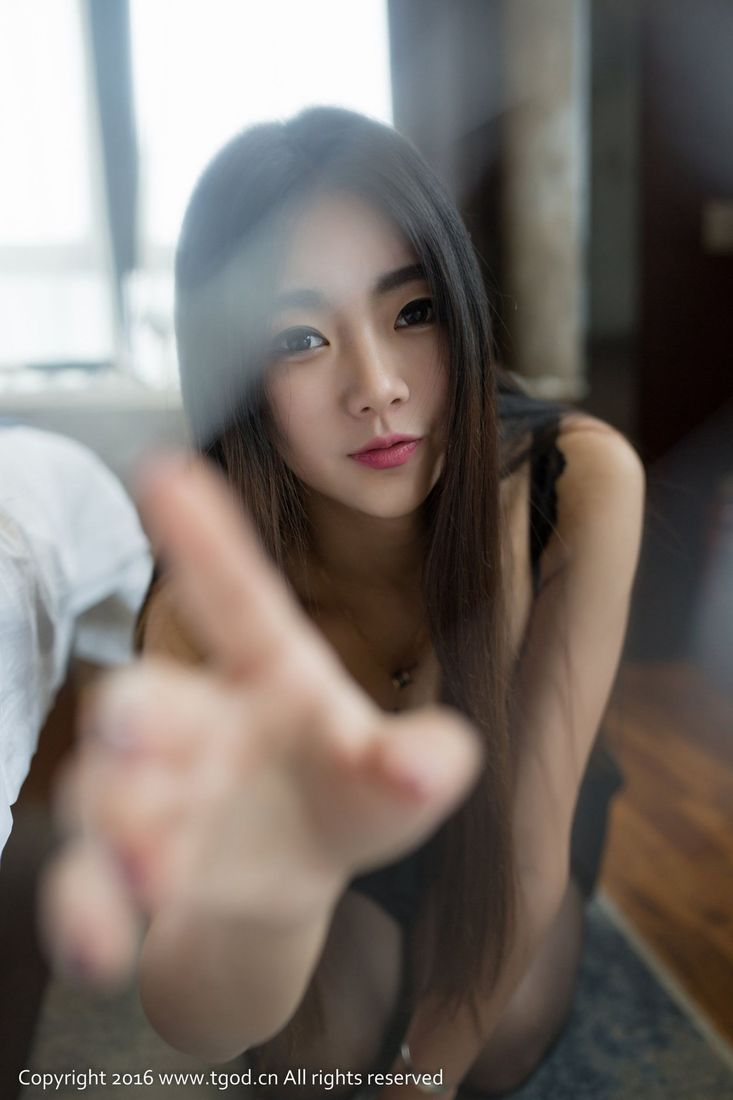 甜心萝莉可乐Vicky黑丝美腿丁字裤内衣诱惑写真