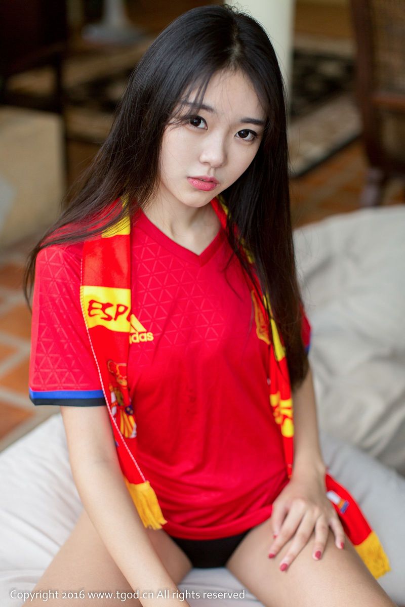 性感女神可乐Vicky护士装比基尼内衣诱惑苏梅岛旅拍