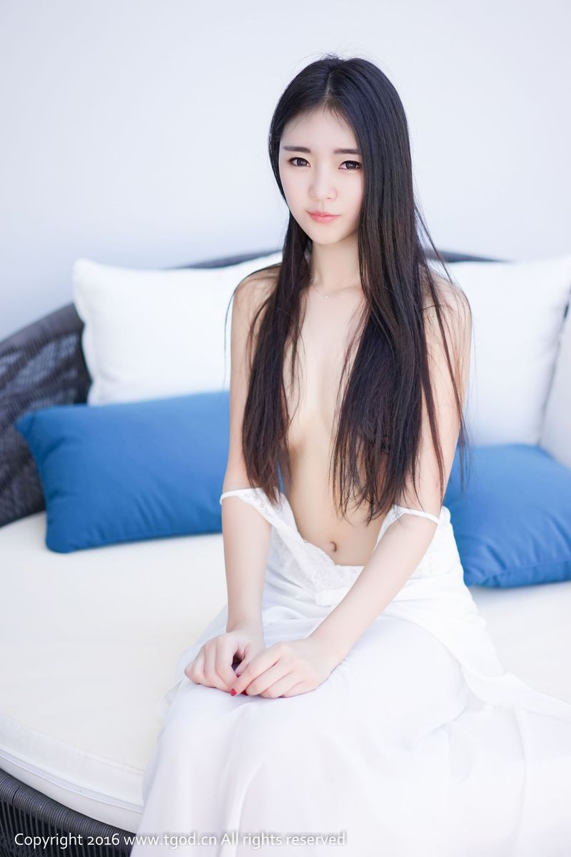 甜美女孩可乐Vicky透视白裙芽庄大尺度旅拍