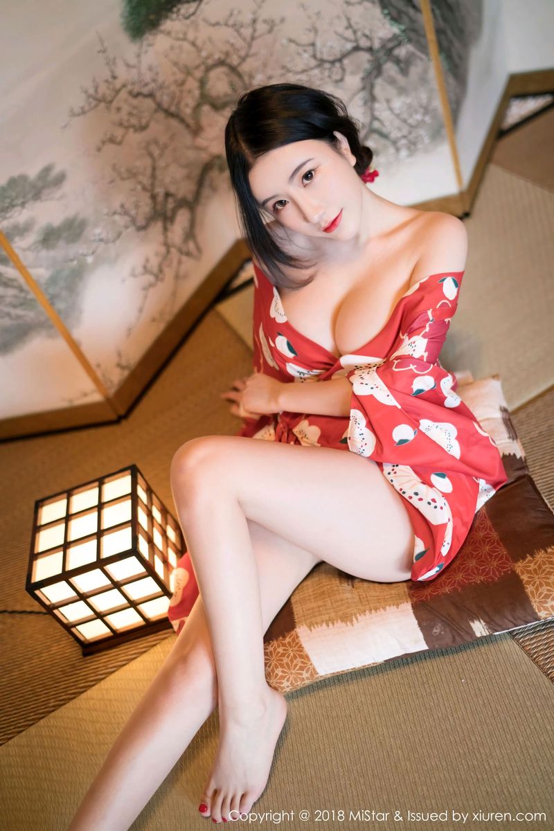 性感女神谢芷馨Sindy红色和服白嫩美腿大尺度北海道旅拍