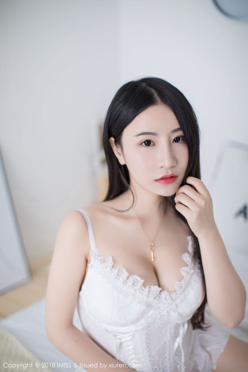 性感女神绯月樱Cherry白皙美胸丝袜美腿内衣诱惑写真