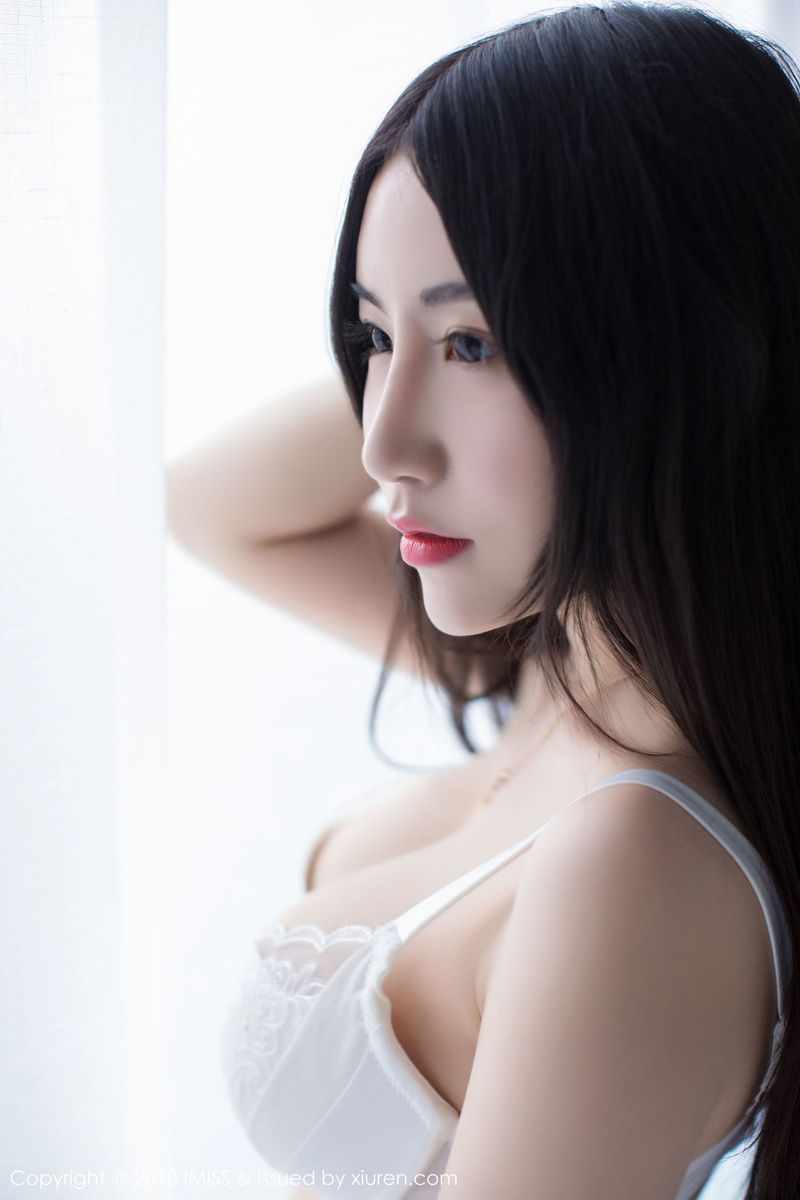 性感女神绯月樱Cherry白皙美胸丝袜美腿内衣诱惑写真