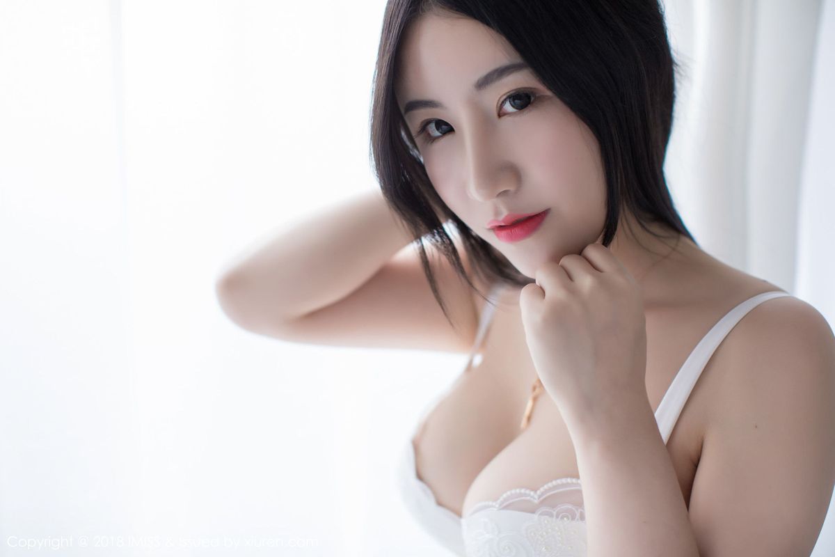 性感女神绯月樱Cherry白皙美胸丝袜美腿内衣诱惑写真