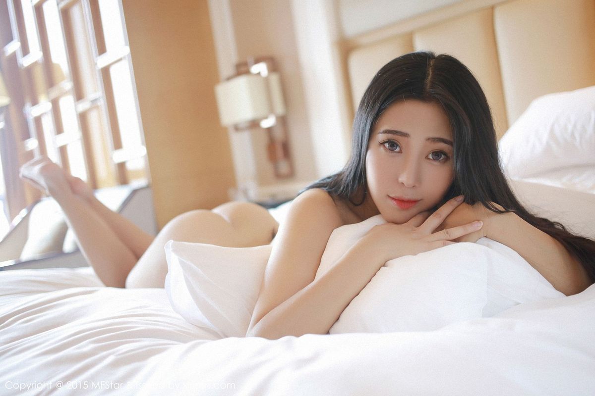 新人嫩模兜豆靓Youlina内衣诱惑大尺度制服写真