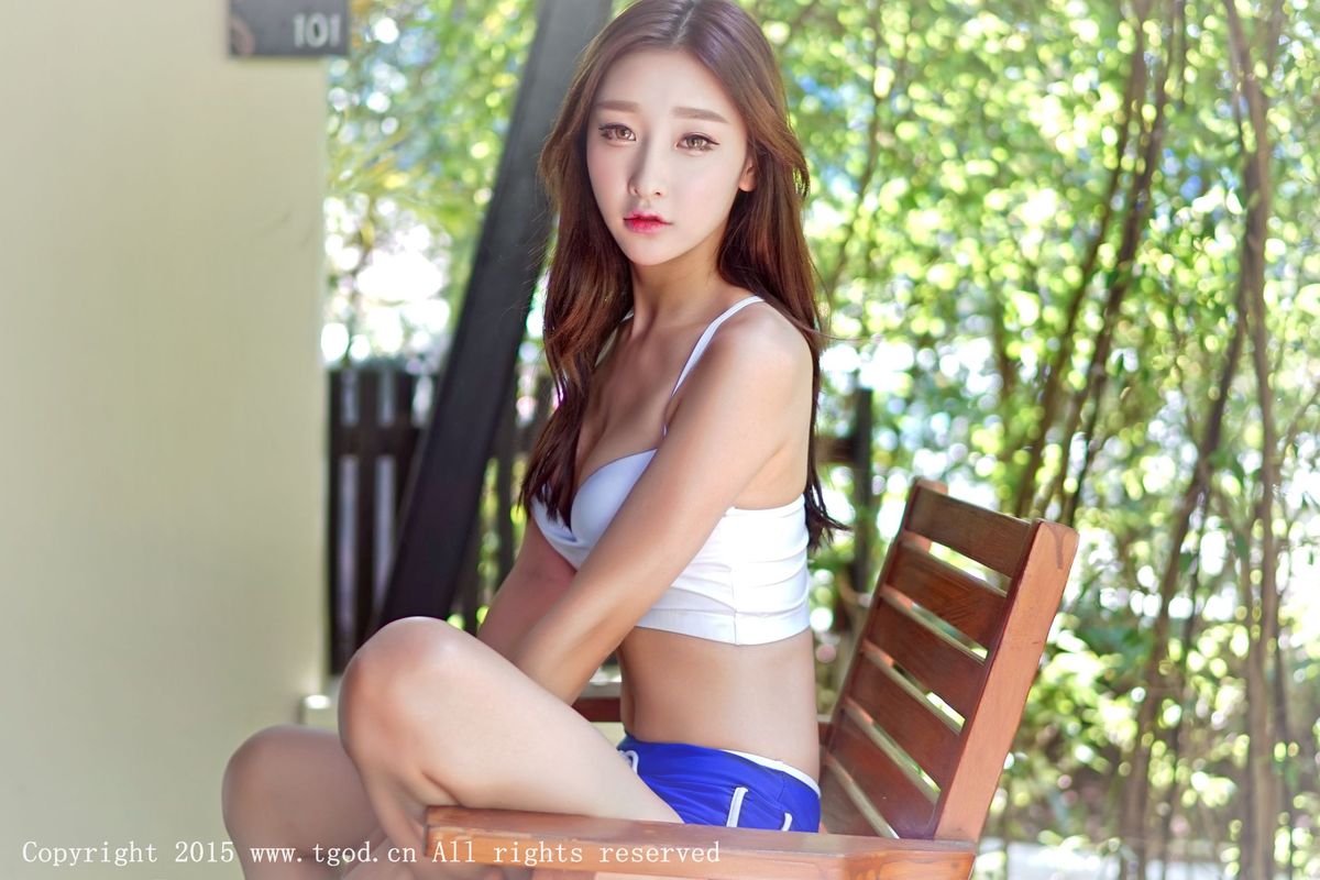 美女模特李筱乔JoJo吊带比基尼热裤普吉岛旅拍