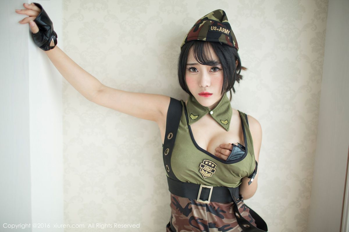 性感女神兜豆靓Youlina迷彩制服浴室爆乳大尺度系列