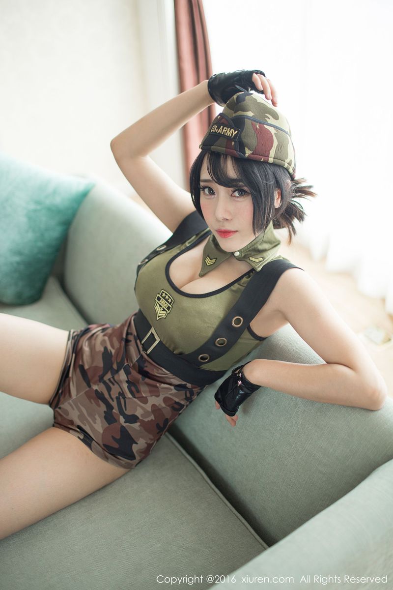 性感女神兜豆靓Youlina迷彩制服浴室爆乳大尺度系列