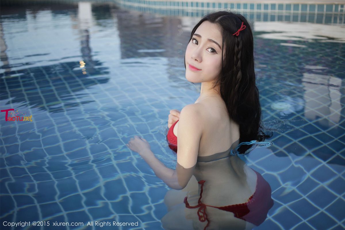 美女模特兜豆靓Youlina养眼比基尼诱惑苏梅旅拍写真