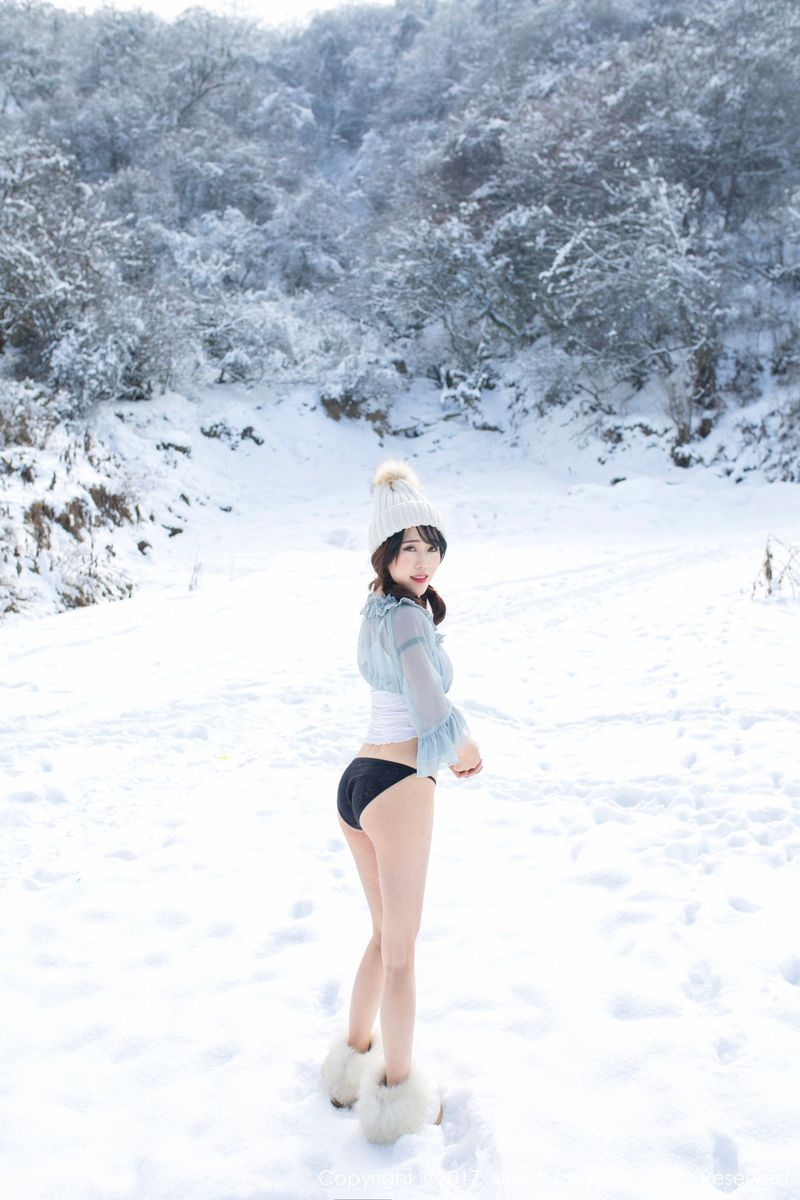 性感女神兜豆靓Youlina冰天雪地内衣诱惑养眼写真