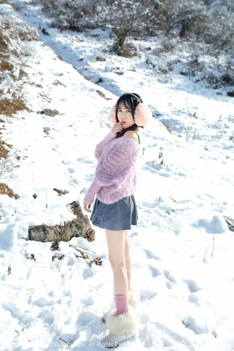 性感女神兜豆靓Youlina冰天雪地内衣诱惑养眼写真